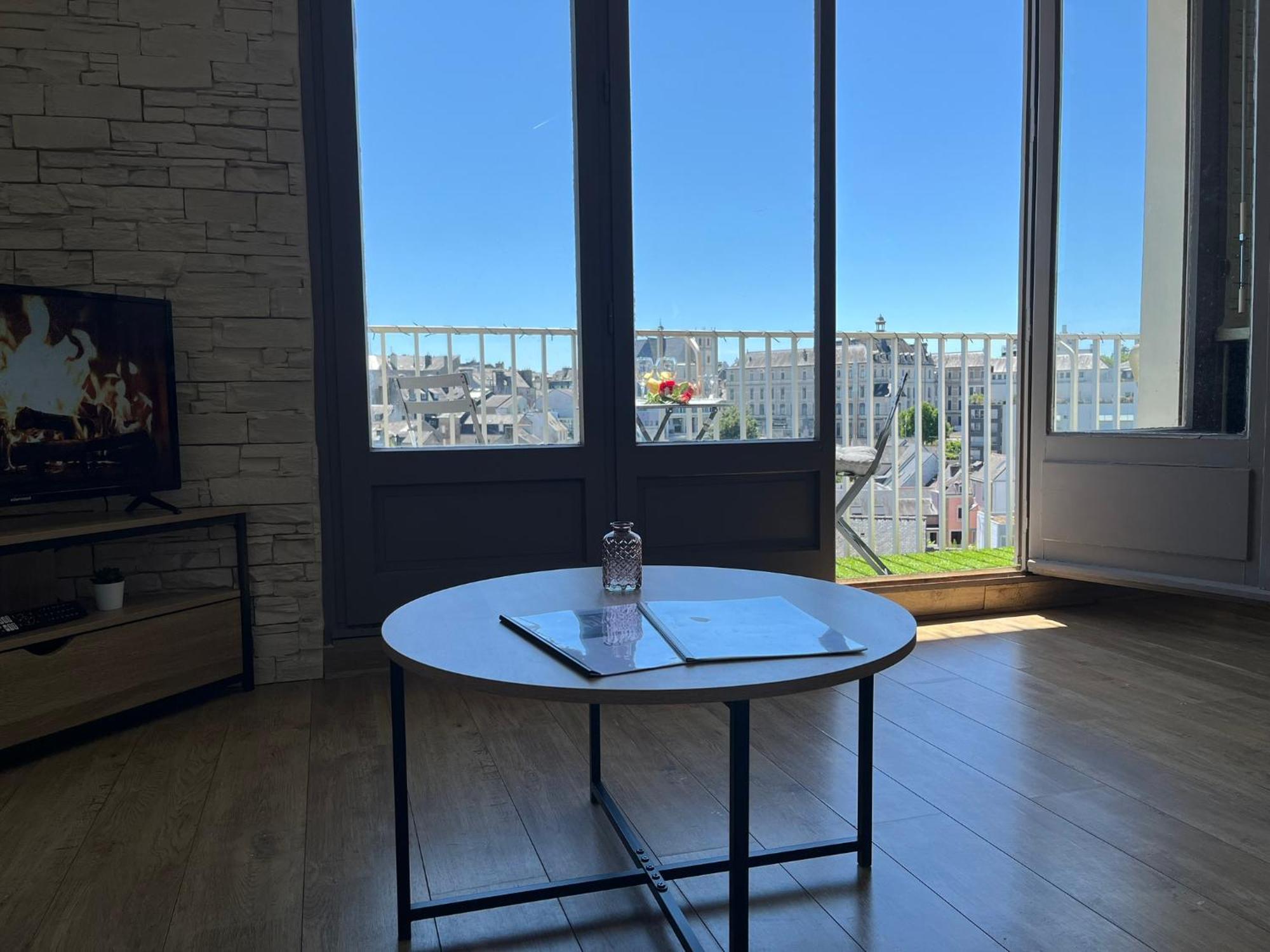 Appartement Vue Sur Les Toits Historiques De *